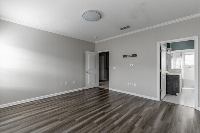 Building Photo - 6105 Regency Ct