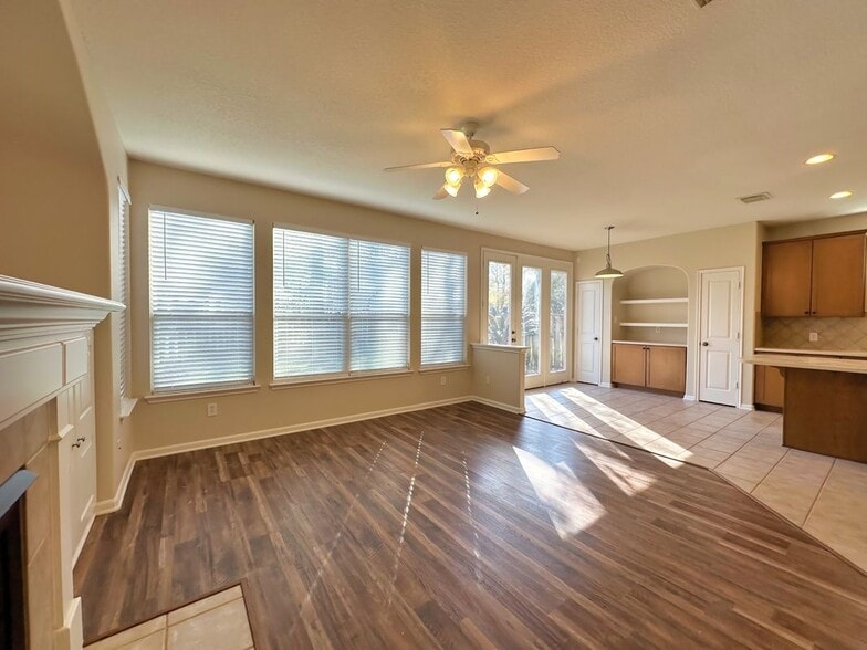 Building Photo - 59 N Flickering Sun Cir