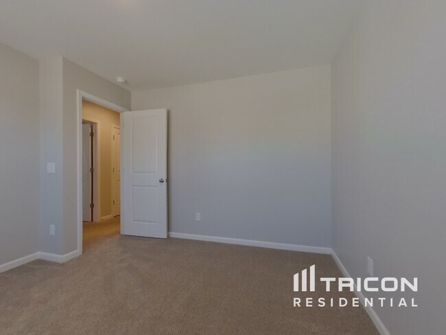 Building Photo - 42 Denali Cir