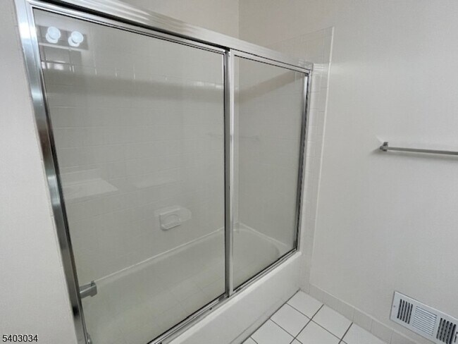 Building Photo - 33 Dorchester Dr