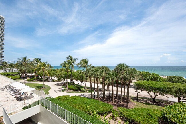 Building Photo - 9559 Collins Ave