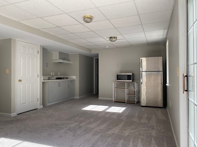 Full-size refregirator and microwave - 13244 Scottish Hunt Ln