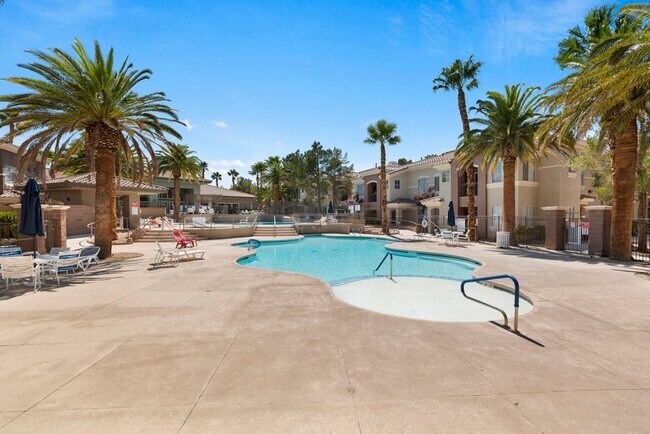 Building Photo - *VERY NICE CONDO IN GATED COMMUNITY !