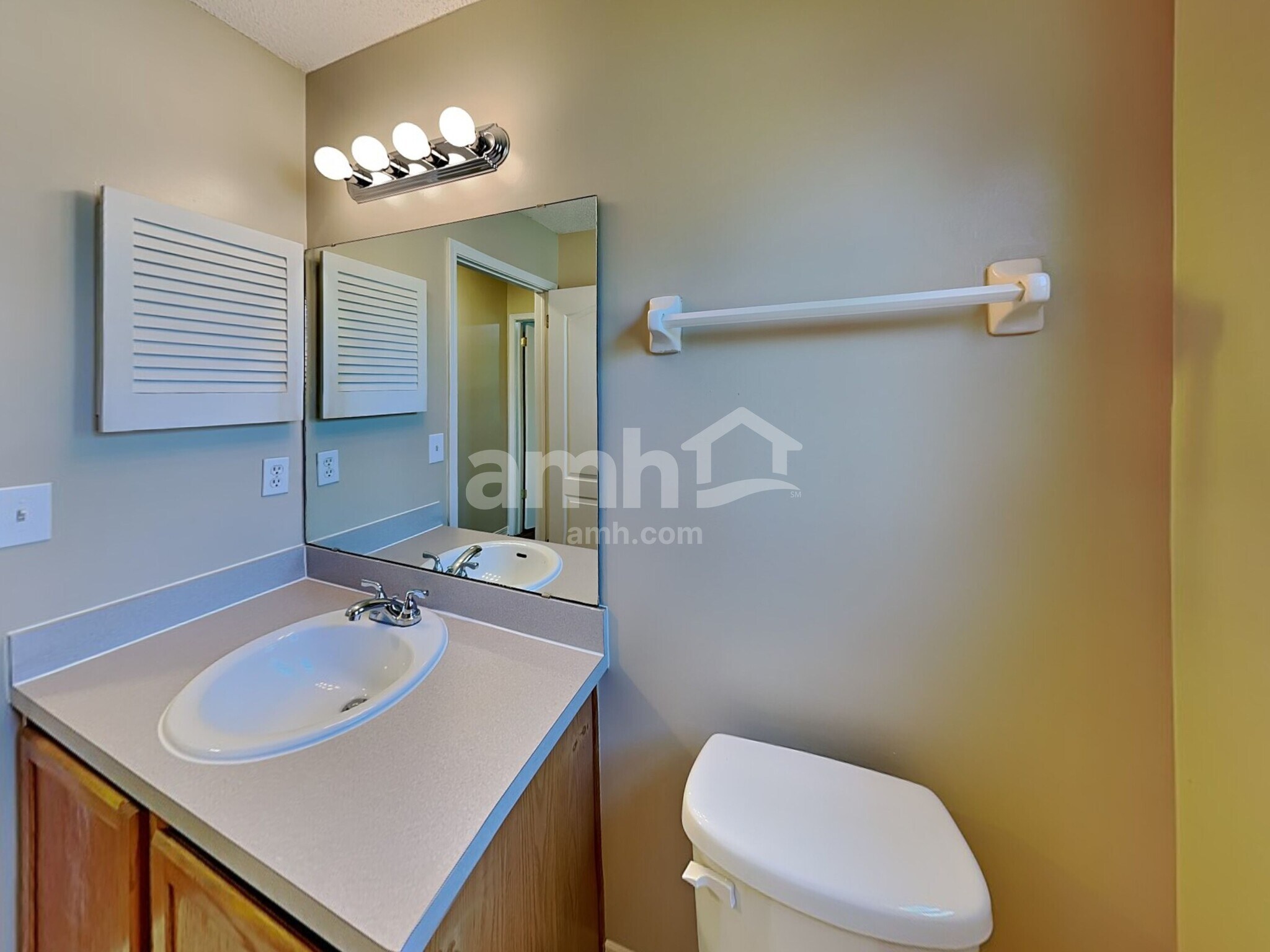 Building Photo - 1915 Breckenridge Blvd