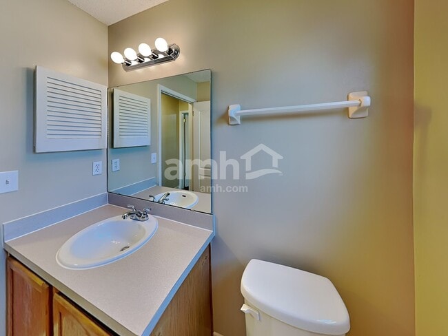 Building Photo - 1915 Breckenridge Blvd