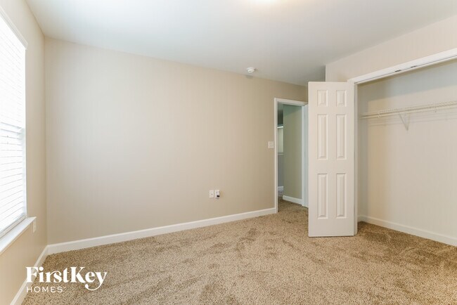 Building Photo - 2306 Silver Run Dr