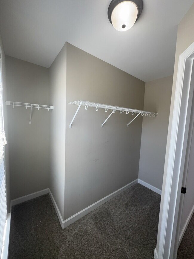 Building Photo - 1115 Westmoreland Dr