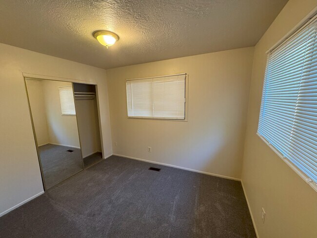 Building Photo - 1758 Myers Ln