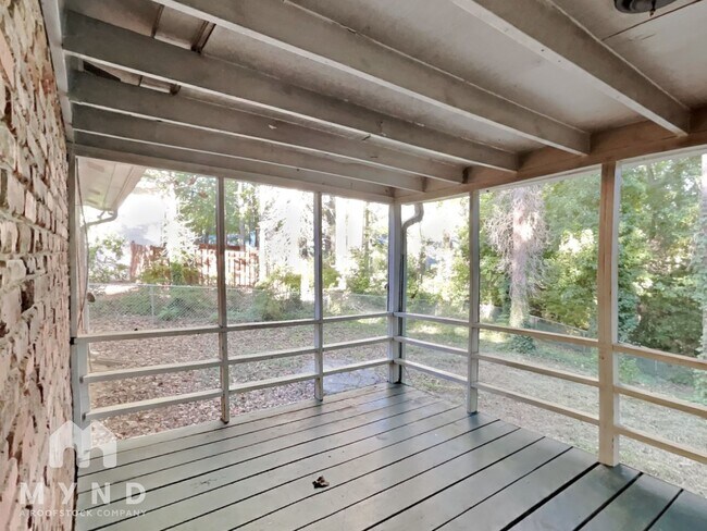 Building Photo - 3681 Lake Dr SE