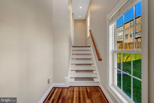 Building Photo - 6830 Hartzell Hill Ln