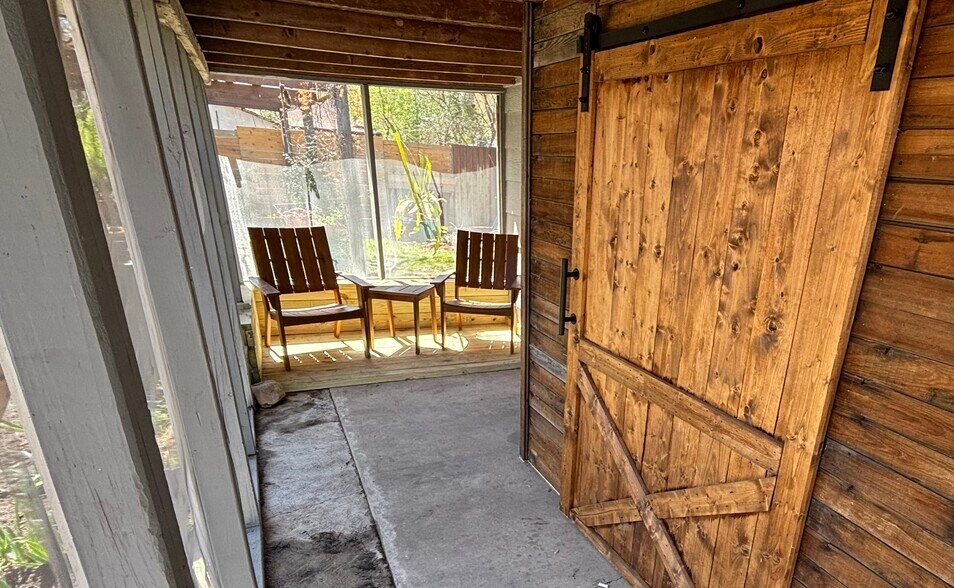 Building Photo - 124 Halliday Ave