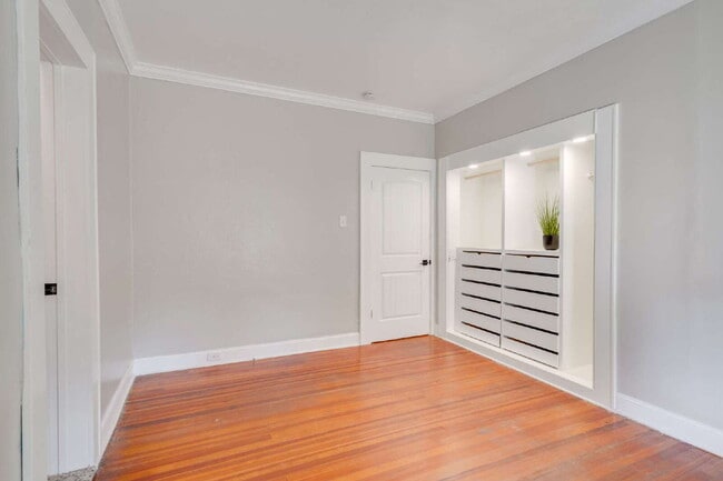 Building Photo - Three-Bed Home w/ Fenced in BackYard in the Heart of Durham