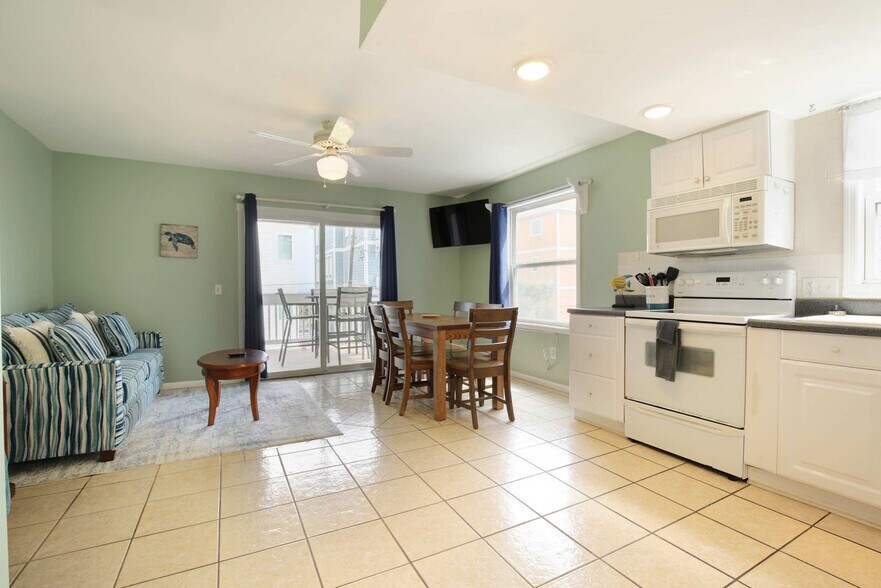 Building Photo - 608 Carolina Beach Ave S