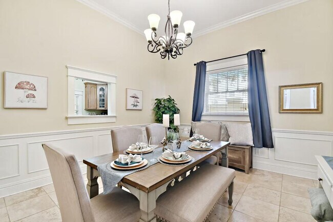 Building Photo - 509 S Willow Ave