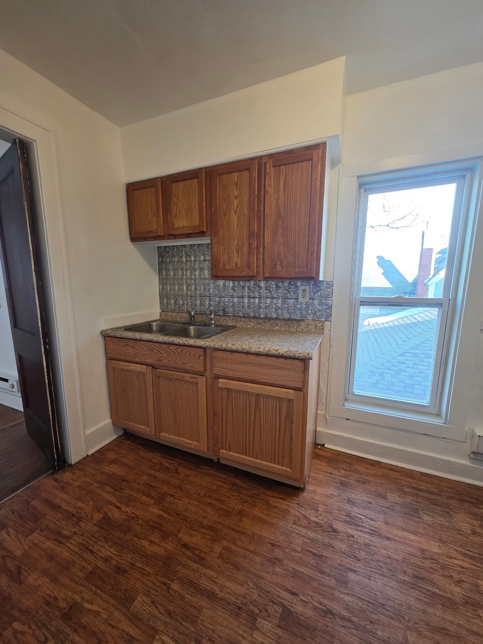 Building Photo - 833 10th St NW