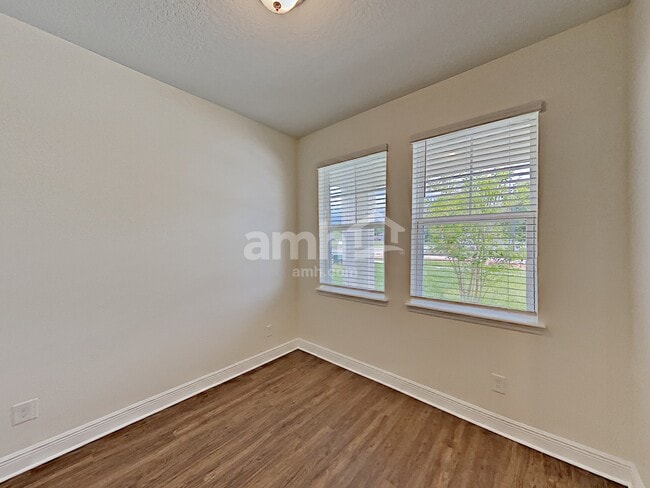 Building Photo - 707 Zarabrooke Ct