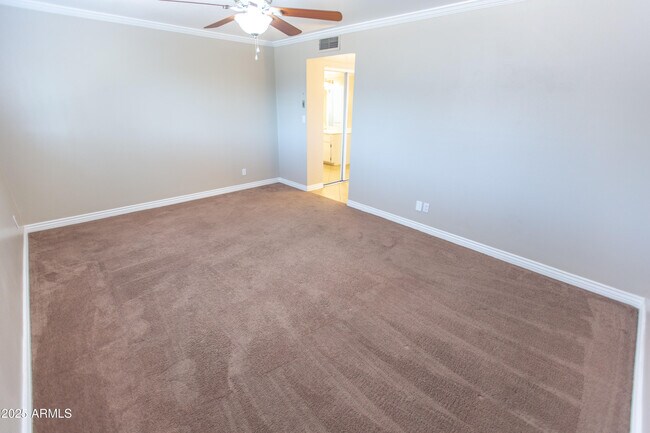 Building Photo - 704 E La Jolla Dr