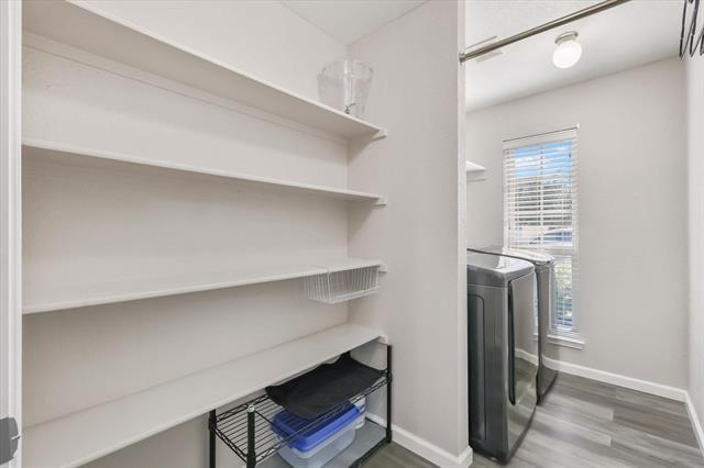 Building Photo - 10718 Edgewest Terrace