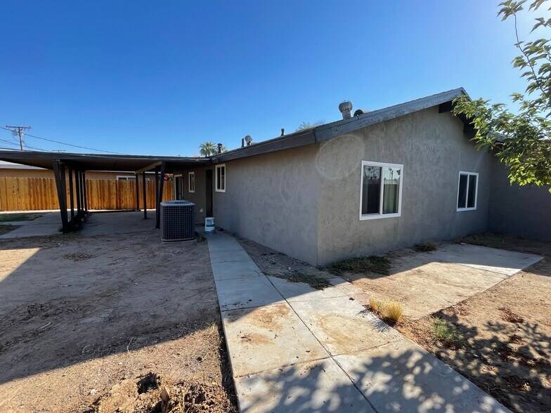 Building Photo - 361 N 8th St