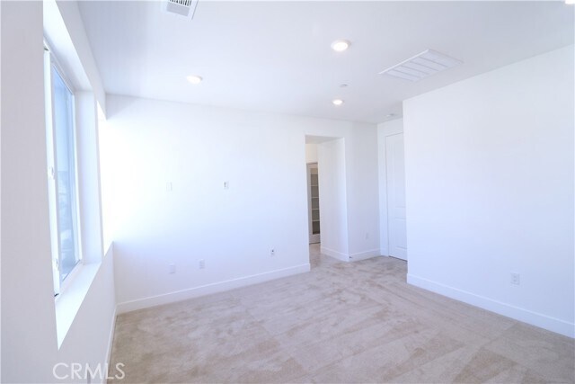 Building Photo - 273 Shoveler