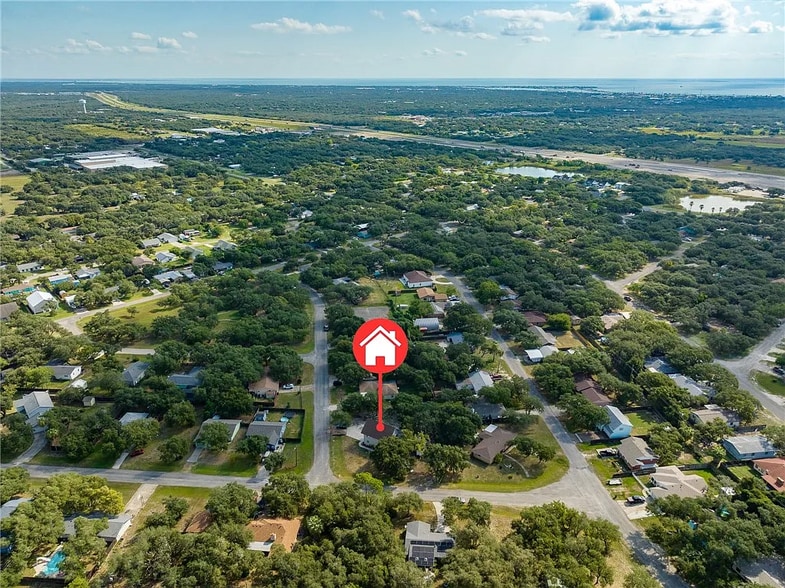 1 mile to beach - 120 Retama Ln