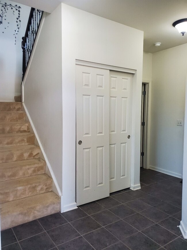 Building Photo - 10070 Cummings St