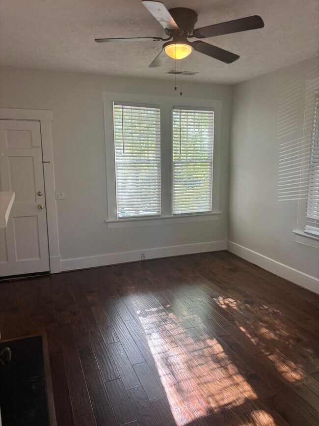 Building Photo - 1821 17th Ave