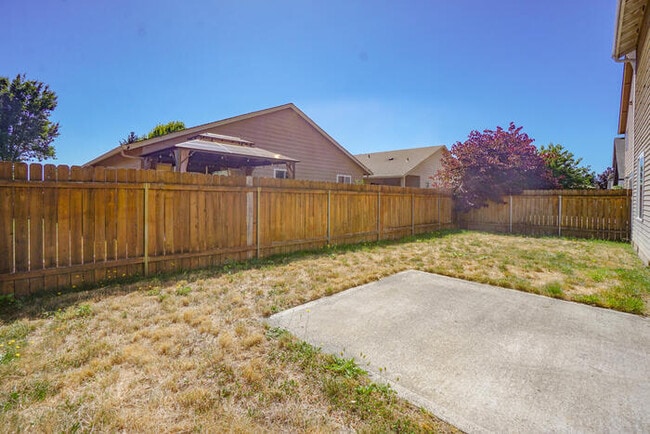 Building Photo - 5201 NE 128th Ave