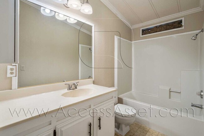 Building Photo - Charming 3 Bed/2 Bath Home In the Heart Of Old Town Temecula!