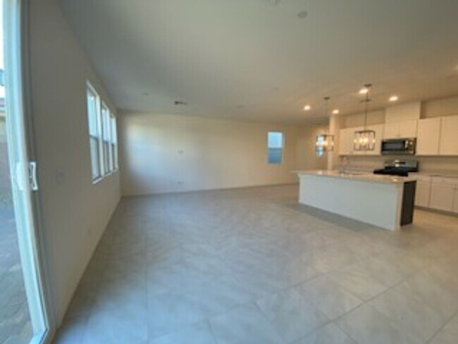 Building Photo - Gorgeous 4 bedroom ENERGY STAR certified 2...