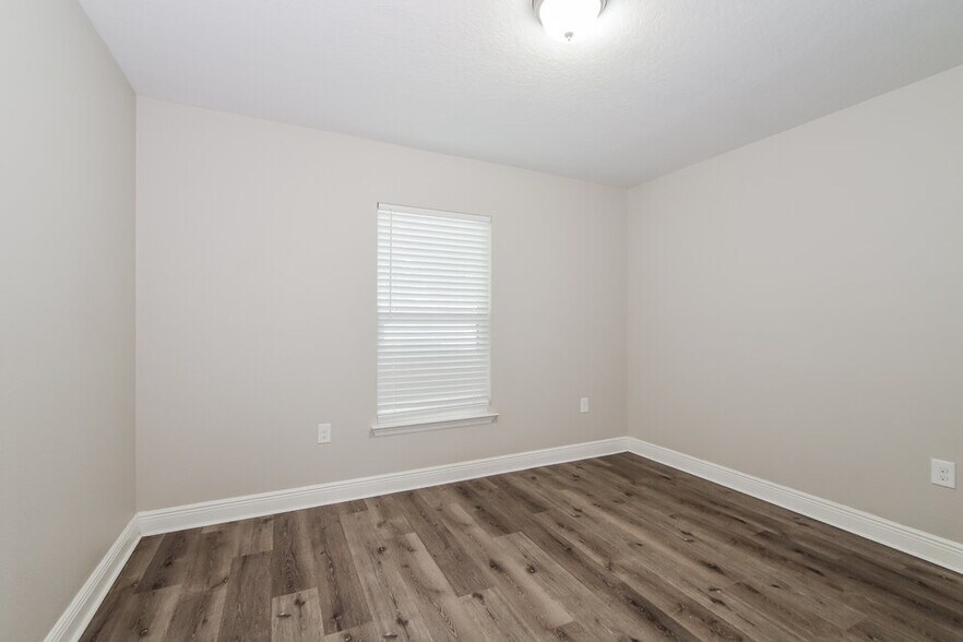Building Photo - 2214 Angel Fish Loop