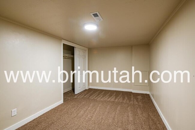 Building Photo - 2393 E 3000 S