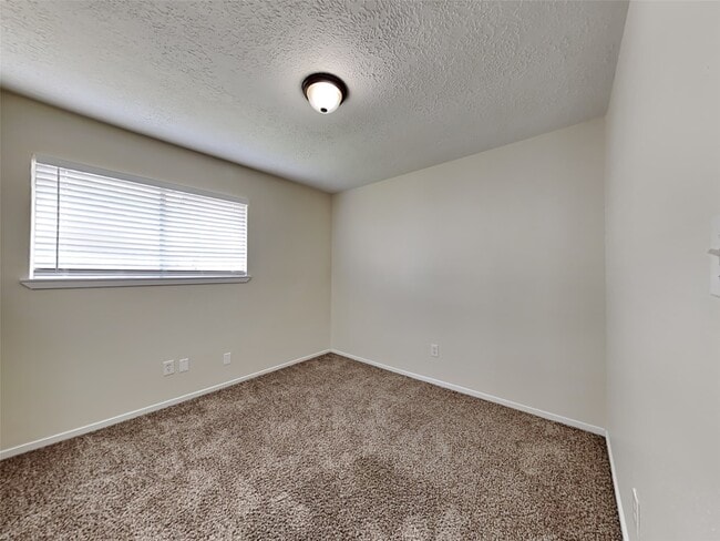 Building Photo - 14114 Fleur De Lis Blvd