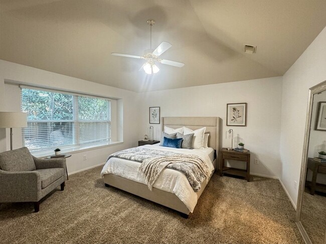Building Photo - 210 Rolling Plains Dr