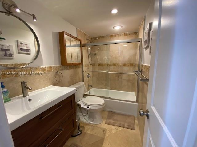 Building Photo - 9250 W Bay Harbor Dr