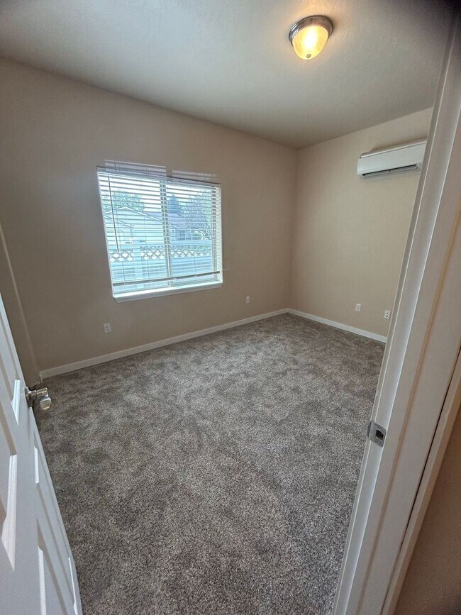 Building Photo - 1531 Tranquil Ln