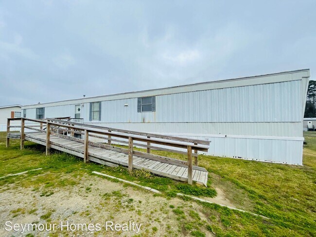 Building Photo - 3 br, 2 bath House - 104 Clawson Drive