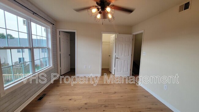 Building Photo - 553 Highland Towne Ln