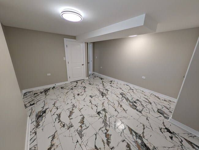 Building Photo - 41 W 14th Pl