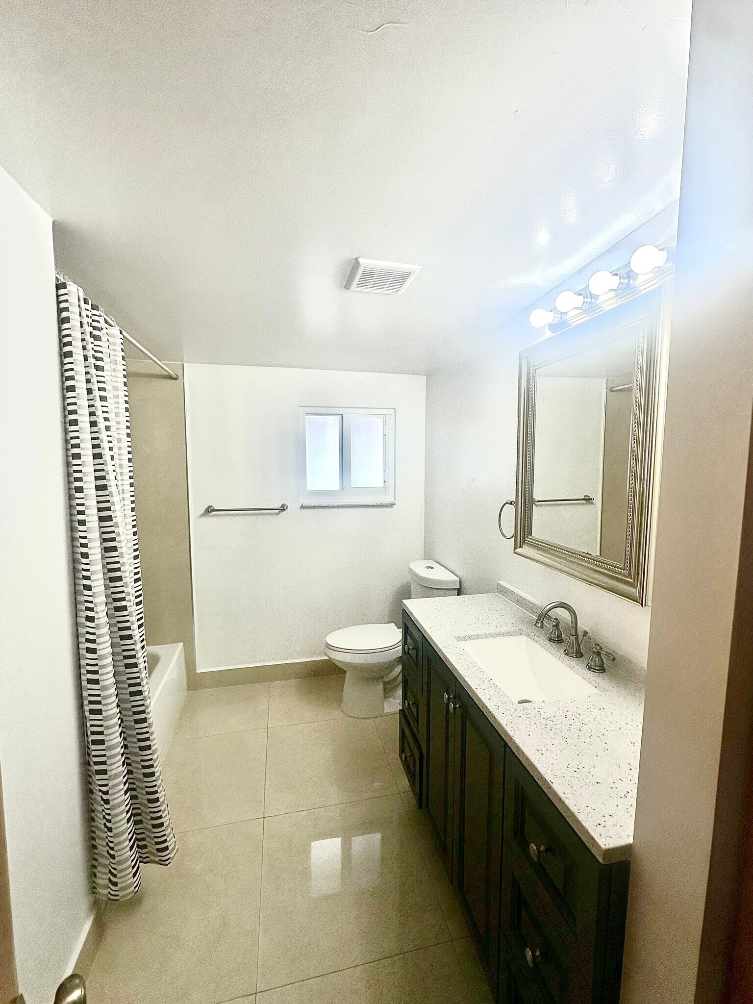 Building Photo - 8260 SW 27th Ter