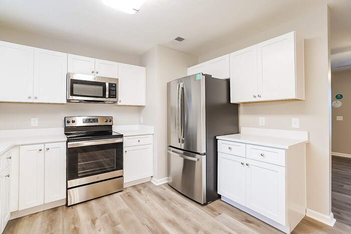 Building Photo - 1320 Lyndsey Ridge Dr