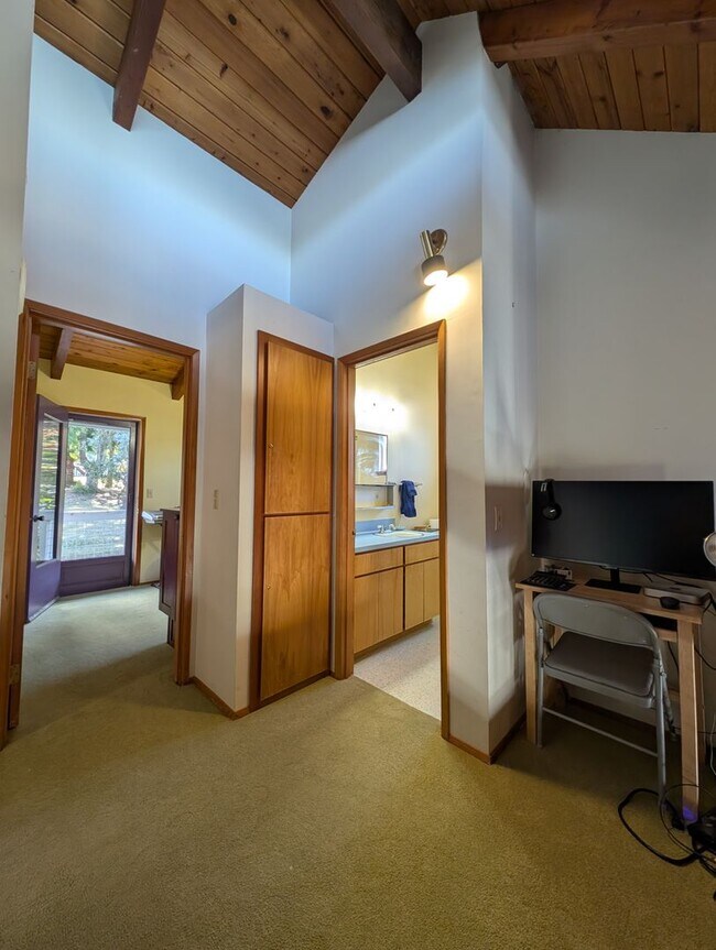 Building Photo - A Luxury Beachfront Lodge Awaits! For Rent...