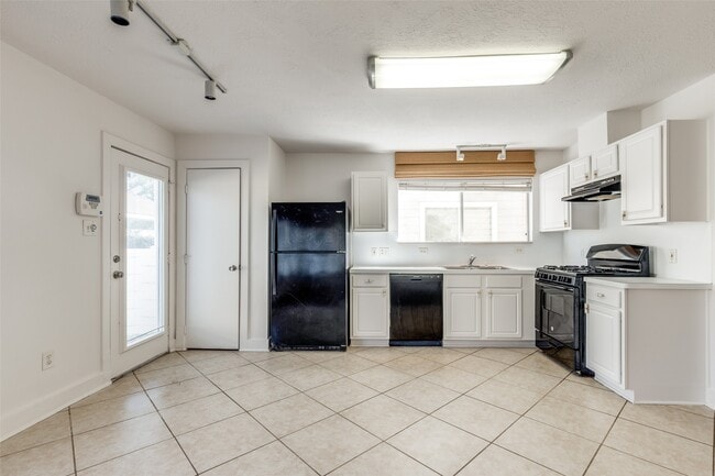 Building Photo - 10223 Farrell Dr