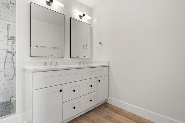 Building Photo - Modern Two-Story Home in West Asheville!