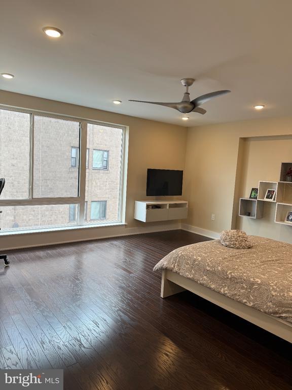 Building Photo - 1651 E Eyre St