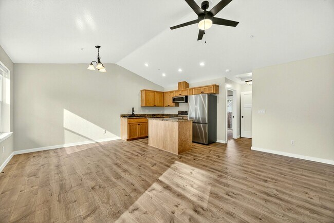 Building Photo - Brand New Single Level Home, Furnished or Unfurnished