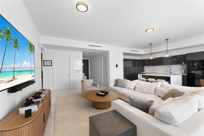 Building Photo - 1451 Brickell Ave