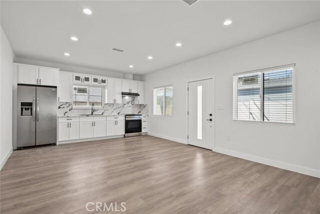 Building Photo - 8443 Colbath Ave