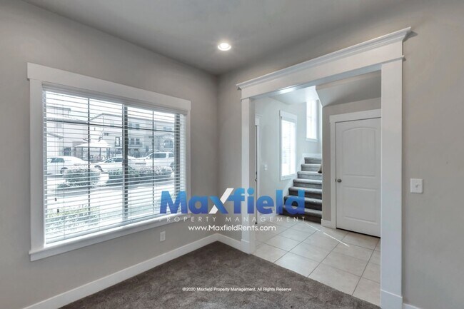 Building Photo - 3 BD + Office 2 BA 2 GA Luxury Townhouse  - Highland Utah - with High Speed Internet