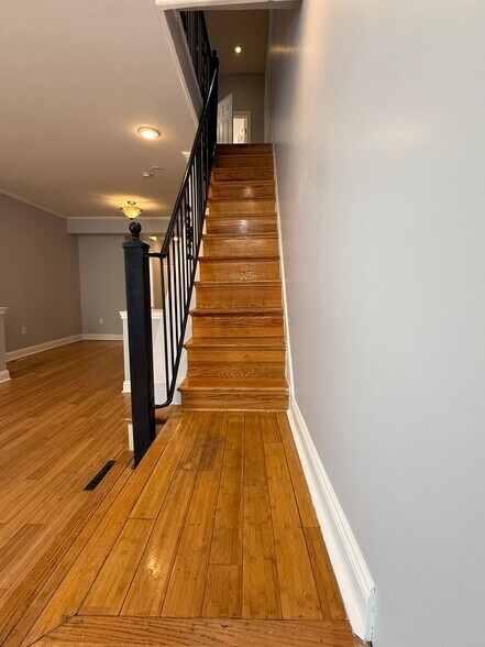 Building Photo - 1545 N Newkirk St